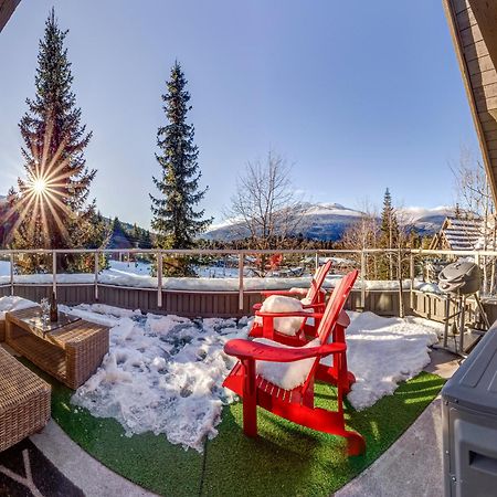 The Lookout Penthouse // A Luxe Suite In Whistler Esterno foto