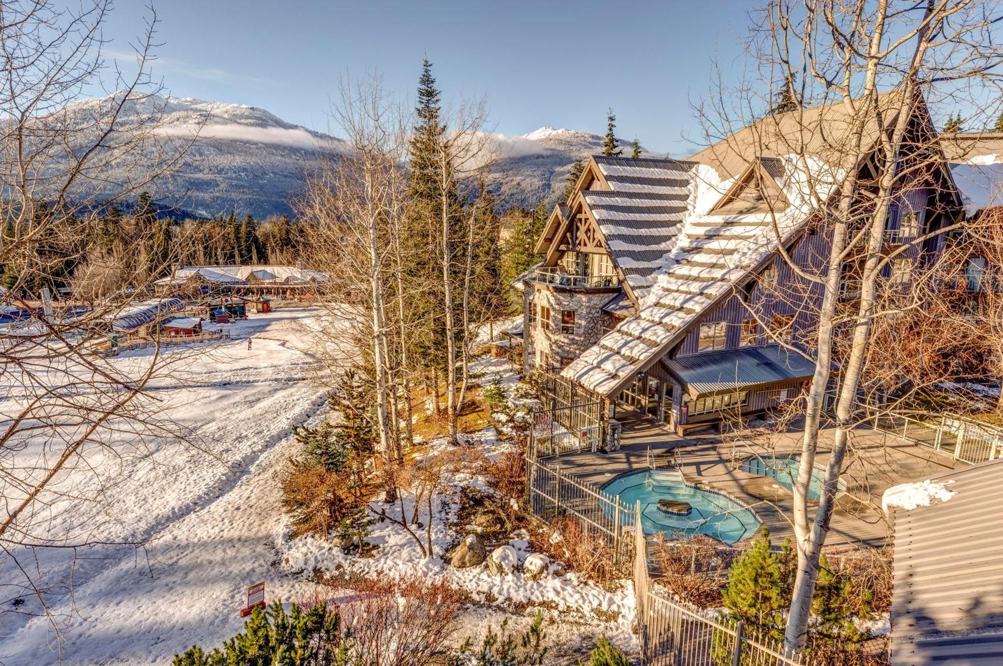 The Lookout Penthouse // A Luxe Suite In Whistler Esterno foto