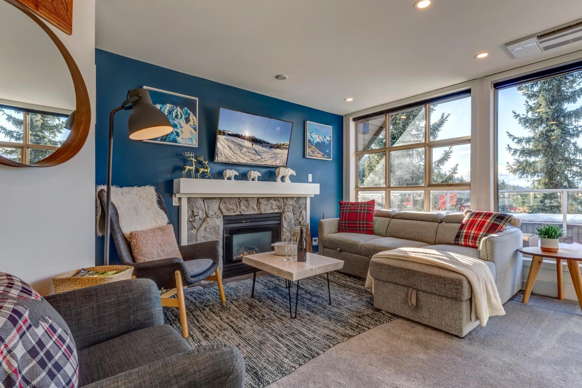 The Lookout Penthouse // A Luxe Suite In Whistler Esterno foto