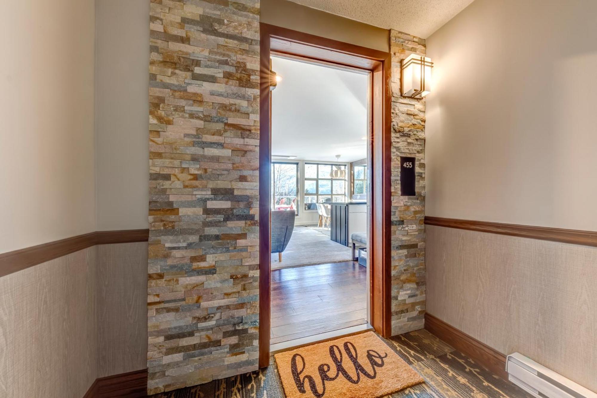 The Lookout Penthouse // A Luxe Suite In Whistler Esterno foto