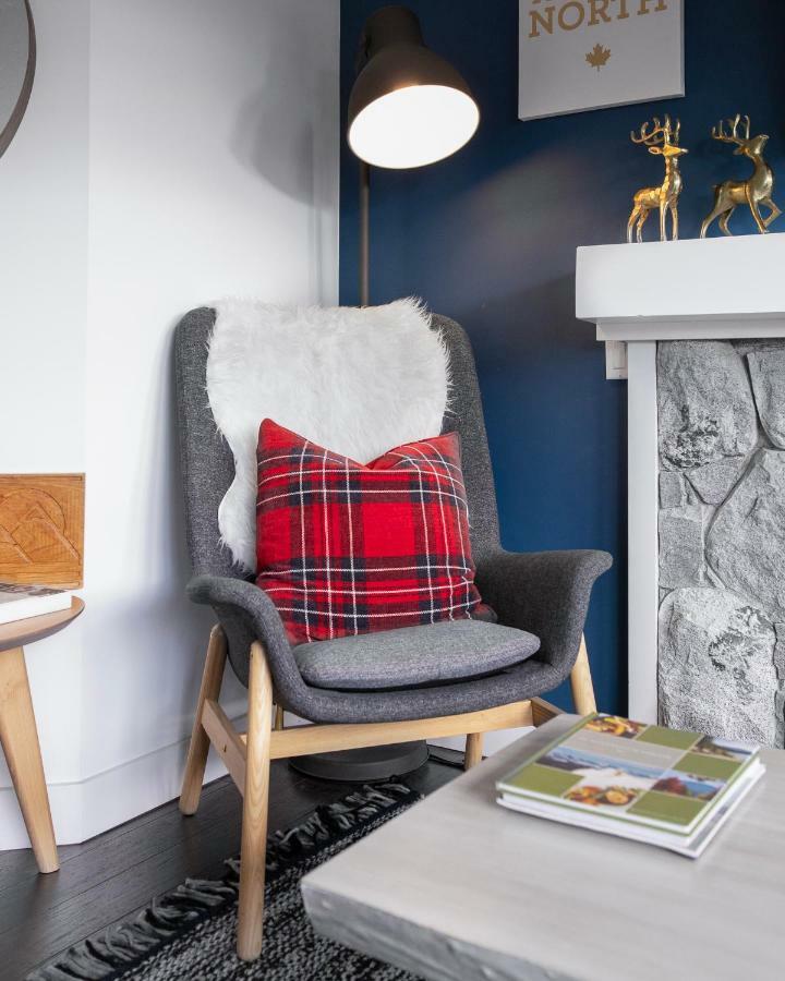 The Lookout Penthouse // A Luxe Suite In Whistler Esterno foto