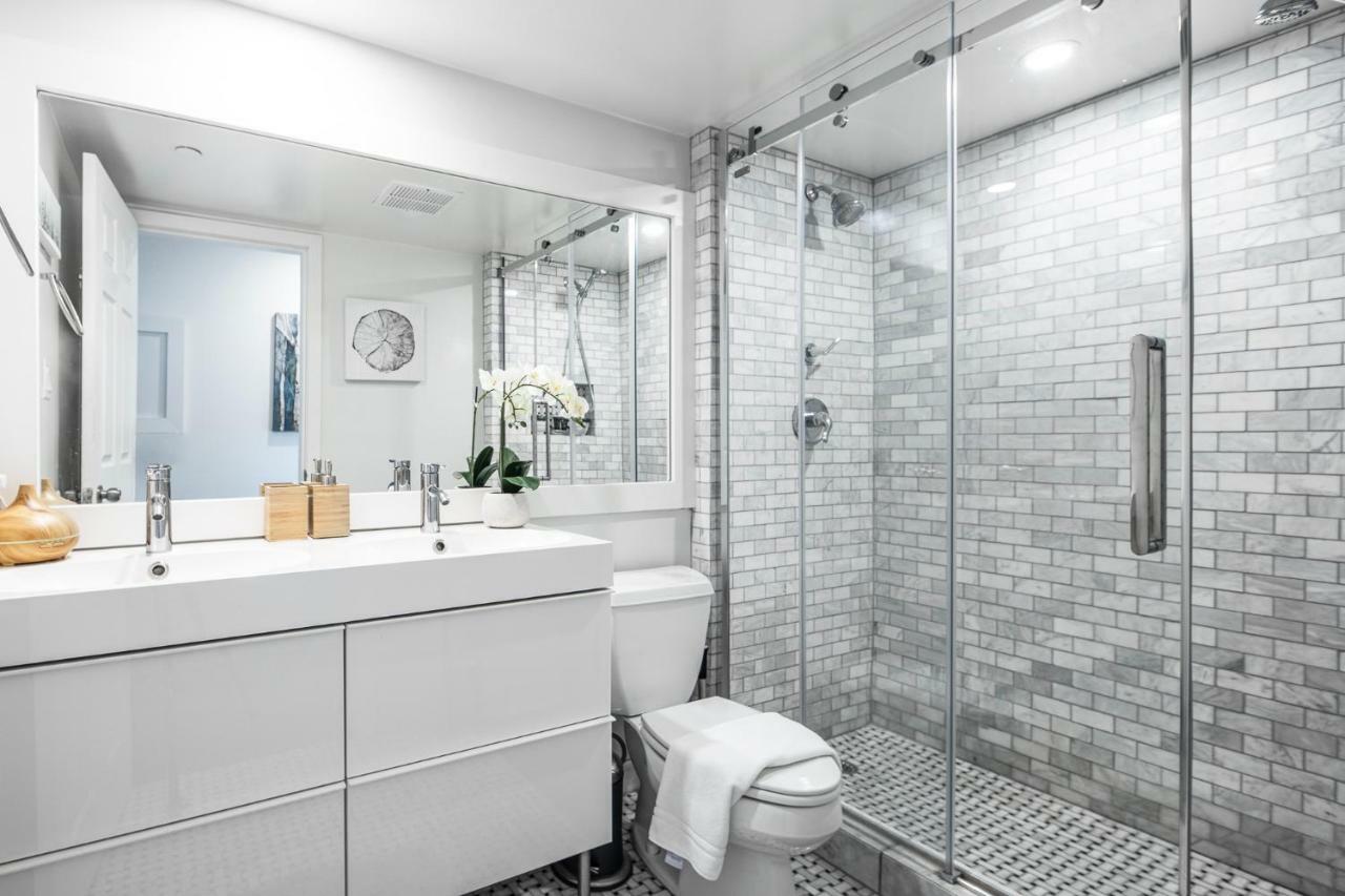 The Lookout Penthouse // A Luxe Suite In Whistler Esterno foto
